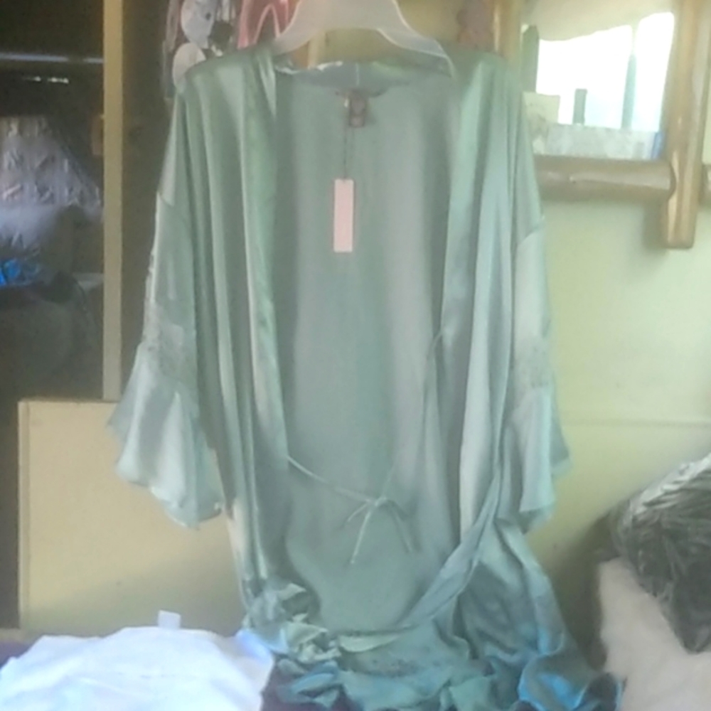 Victoria Secret Robe Size XS/S Mini Green NWT